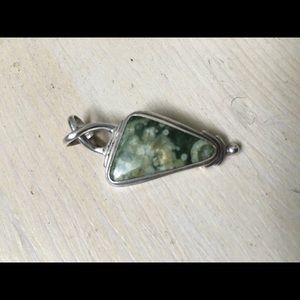 Sarda green stone silver pendant